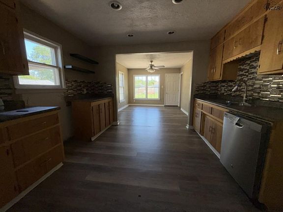 3rd image of 513 W Inwood Dr