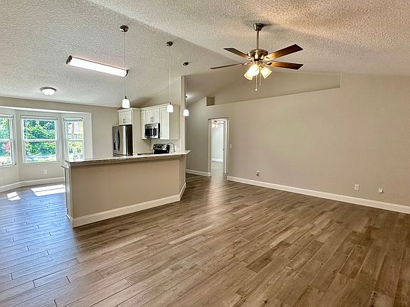 3rd image of 57 Breeze Hill Ln
