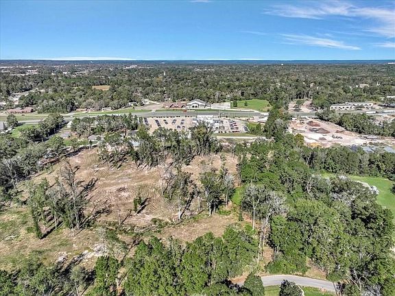 3rd image of 319 Sandybrook Dr