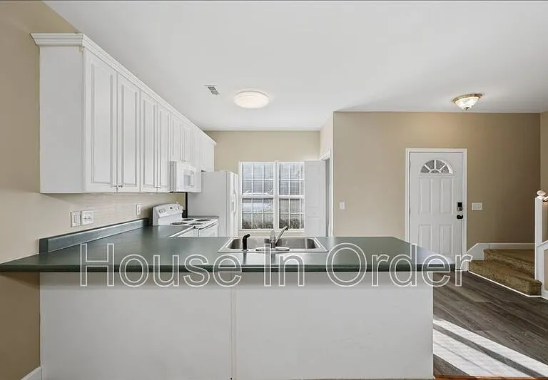 48 Ridgestone Cir — Photo 5