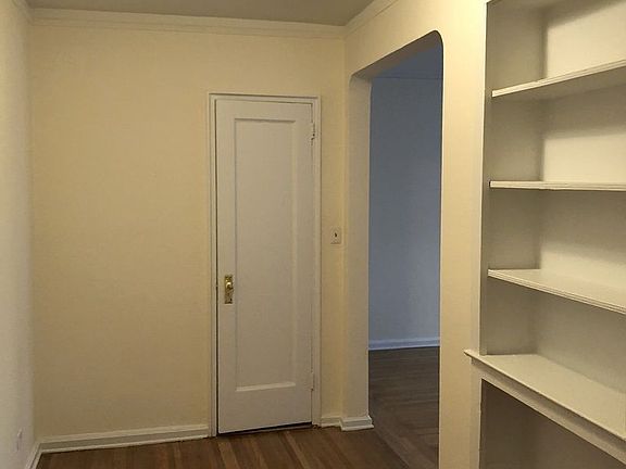 3rd image of 290 Avenue Of The Americas APT 4H