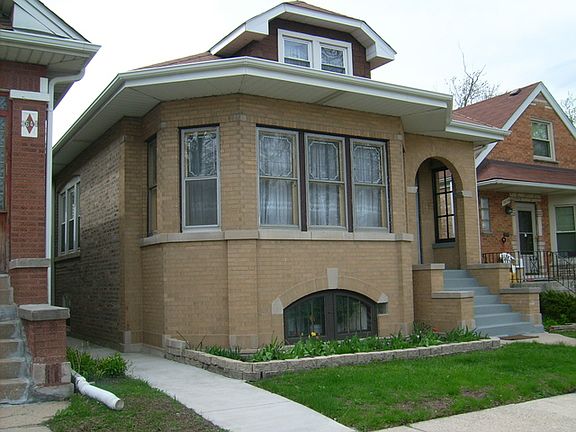 3rd image of 3652 N New England Ave