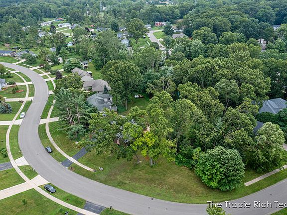 2nd image of 5822 Rollaway Dr NE