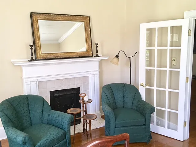 305 E Jefferson St — Photo 3