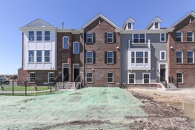 1st image of 830 Paisley Lot 12.02