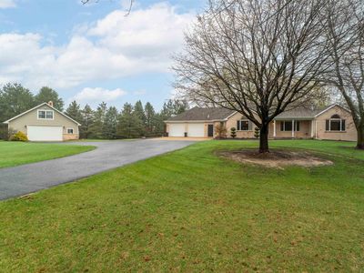 E8958 Broken Branch Ln, New London, WI, 54961