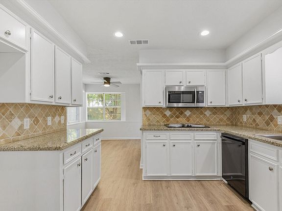 5th image of 12211 Sarti St