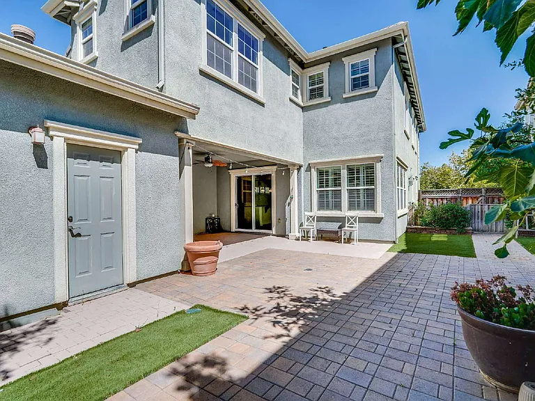 675 W Esplanade Dr — Photo 38