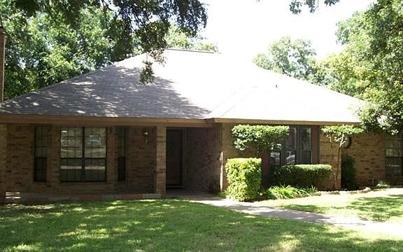 3rd image of 2905 N Murco Dr