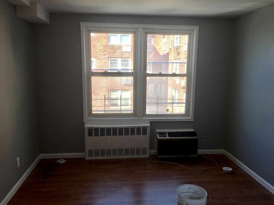 2nd image of 482 Front St APT 2E