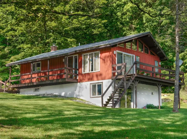 1876 Blackmer Boulevard, Stockbridge, VT 05772