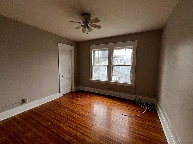 139 N Indiana Ave — Photo 19