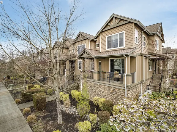 11725 NW Holly Springs Ln #102, Portland, OR 97229