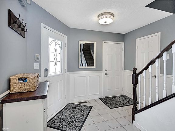 5th image of 51 Cartier Cres