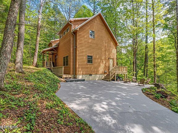 2nd image of 102 Cutter Gap Rd