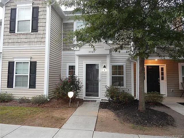 9709 Turning Wheel Dr — Photo 1