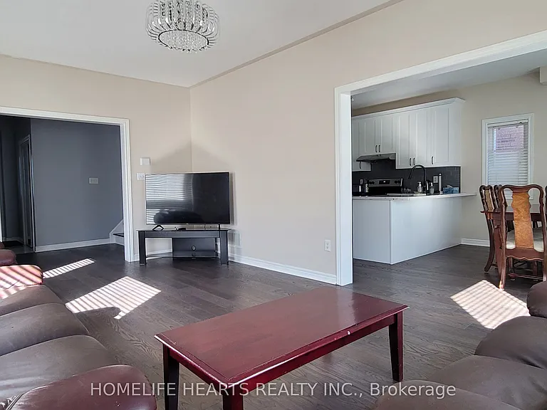 43 Turquoise Cres — Photo 6