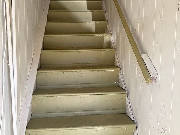 4th image of 674 Mount Prospect Ave Floor 2