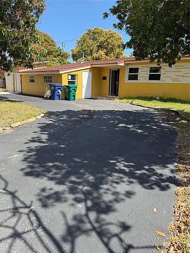 18811 NW 24th Ave Photo 1
