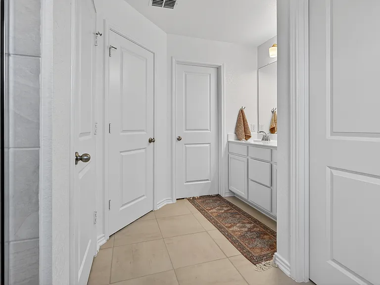 9403 Hinterlands Dr — Photo 21