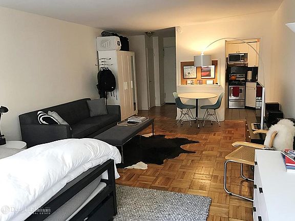 3rd image of 136 E 56th St APT 9F