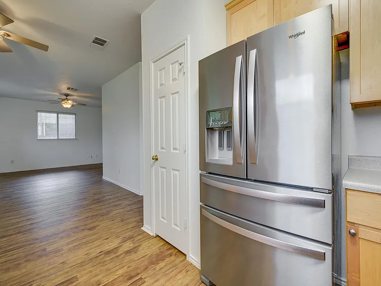 1112 Sundrop Pl — Photo 5