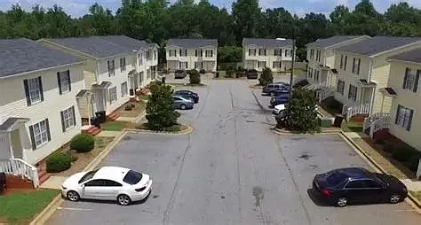 2 bed, 1.5 bath, $1,000