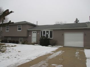 643 Adobe Ct, Carol Stream, IL 60188
