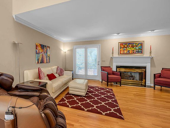 4th image of 1056 Taborlake Dr