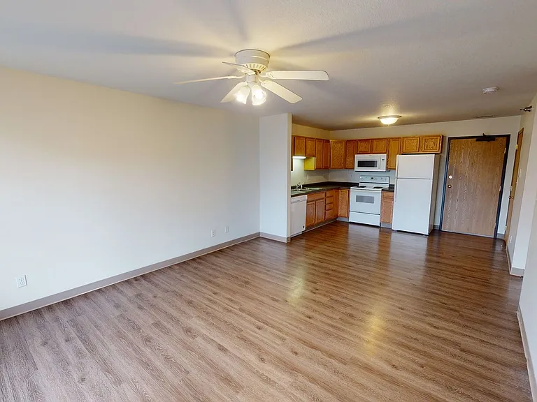 1327 Walton Dr — Photo 2