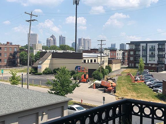Amazing view of downtown!!