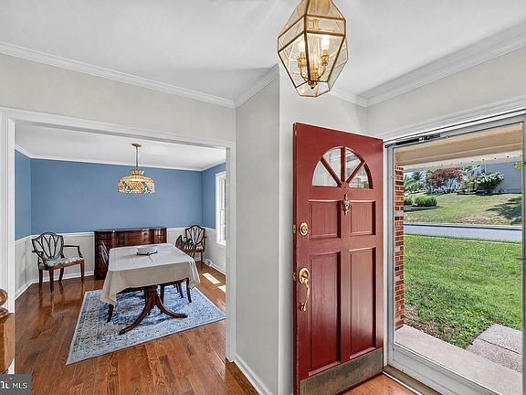 5th image of 25 Iroquois Dr