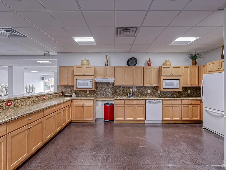 405 N Ocean Blvd #727 — Photo 30