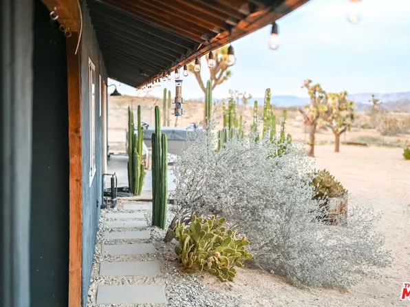 365 Rainbow Dr, Yucca Valley, CA 92284