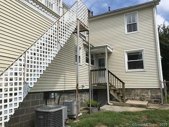 3rd image of 1172 Bedford St