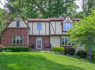 16 Alexandria Rd, Morristown, NJ 07960