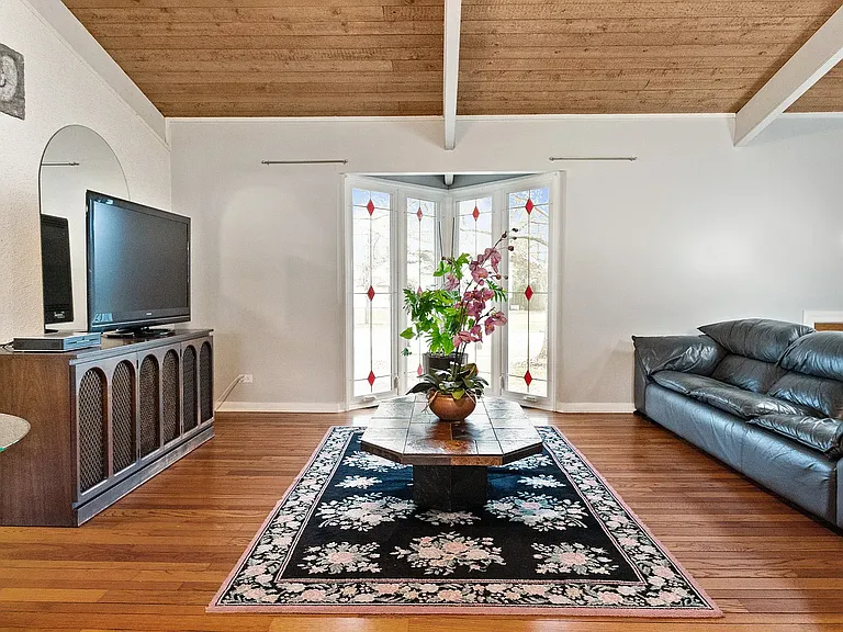 1224 Modaff Rd — Photo 3