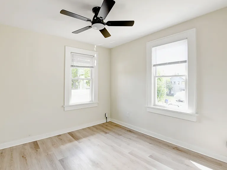 787 E 3rd Ave #1/2 — Photo 6