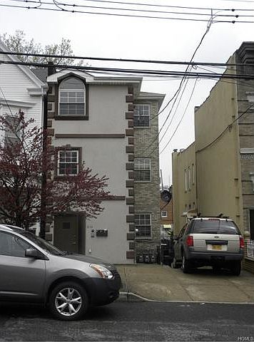 1st image of 1021 E 217th St