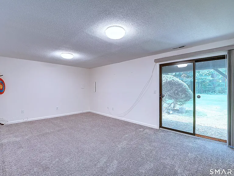 1308 Mill Pond Dr — Photo 16