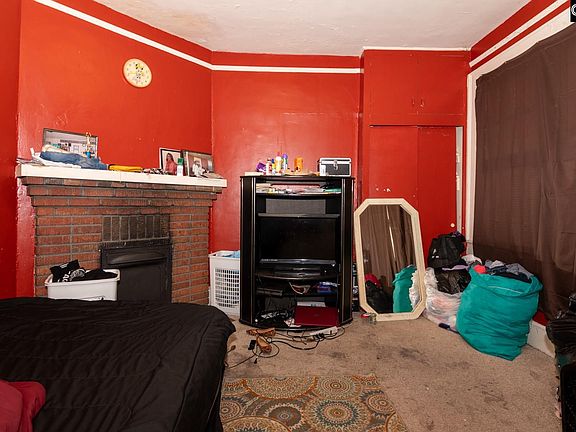 5th image of 2200 Marion St