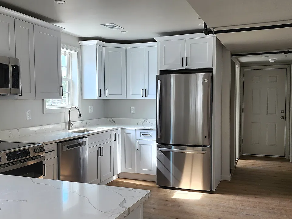 53 Henrietta St #2