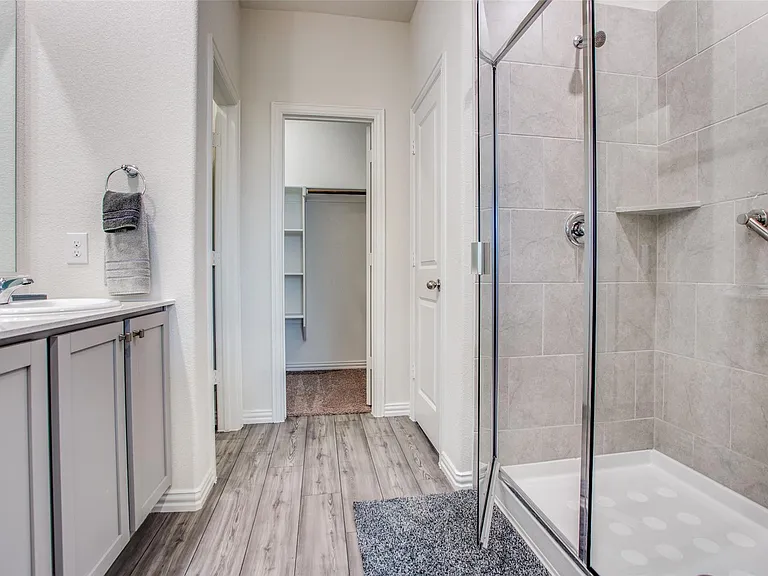 113 Hayes Dr — Photo 22