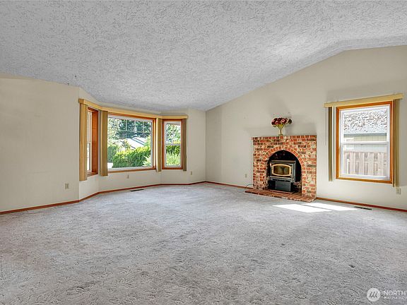 5th image of 3802 NE 157th Avenue