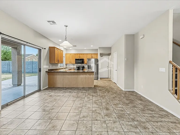 1593 E Megan Dr — Photo 5