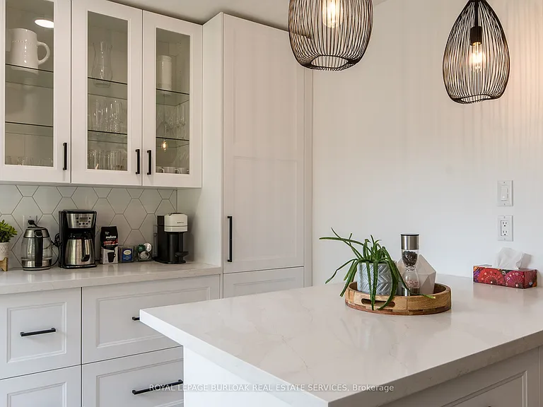 7 Trent Ave — Photo 4