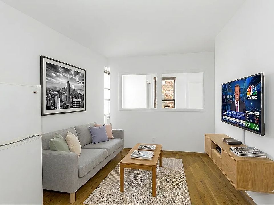 1st image of 18 King St #9
