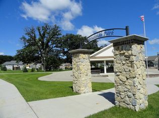 192 Savannah Pkwy, Deerfield, WI 53531