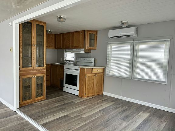 3rd image of 38706 Daughtery Rd