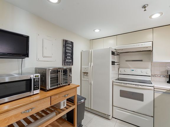 4th image of 4301 Collins Ave APT 804